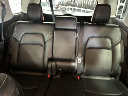 Certified 2023 Nissan Pathfinder SL image 29