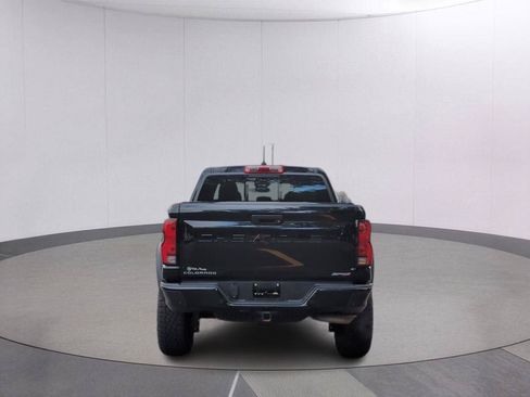 Used 2024 Chevrolet Colorado ZR2 w/ Technology Package AWD/4WD image 4