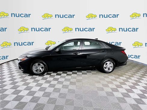 Certified 2025 Hyundai Elantra SE FWD image 4