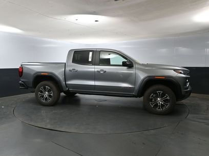 New 2025 GMC Canyon AT4