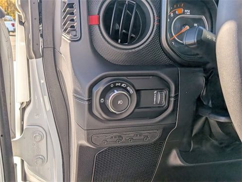 Used 2024 Jeep Wrangler Unlimited Rubicon image 15