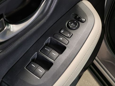 Certified 2024 Honda HR-V LX image 19