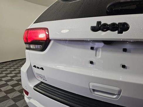 Used 2021 Jeep Grand Cherokee Altitude image 17