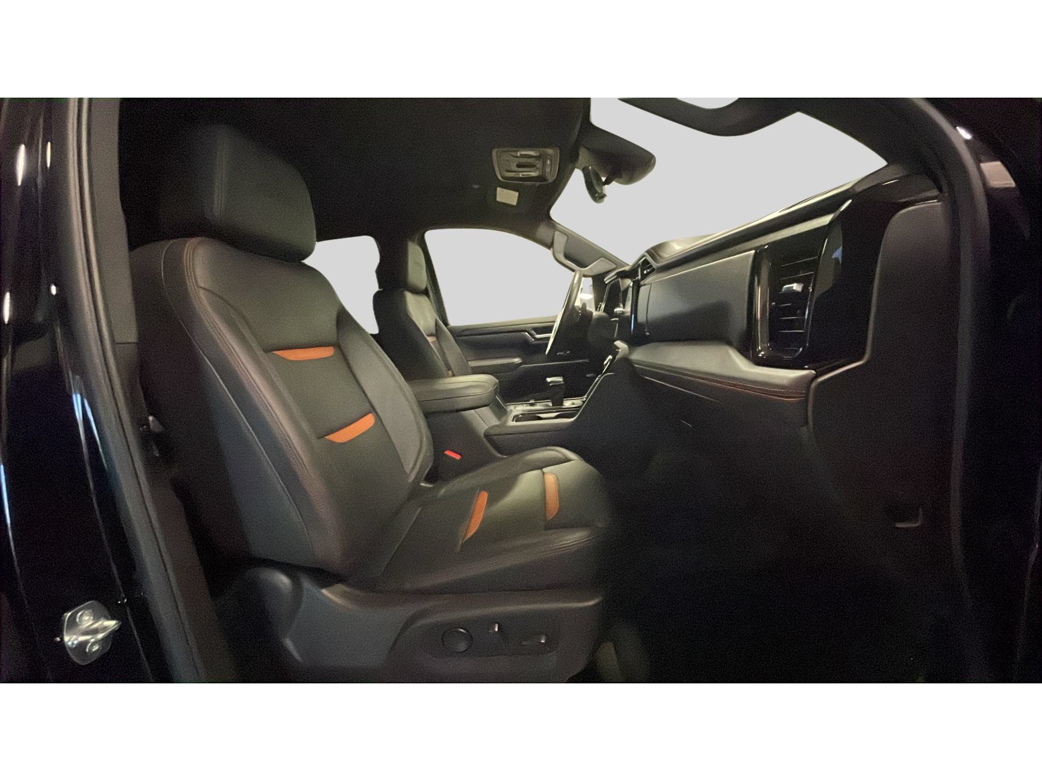 Used 2024 GMC Sierra 1500 AT4 w/ Technology Package AWD/4WD image 15