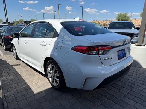 Used 2026 Toyota Corolla LE FWD image 3