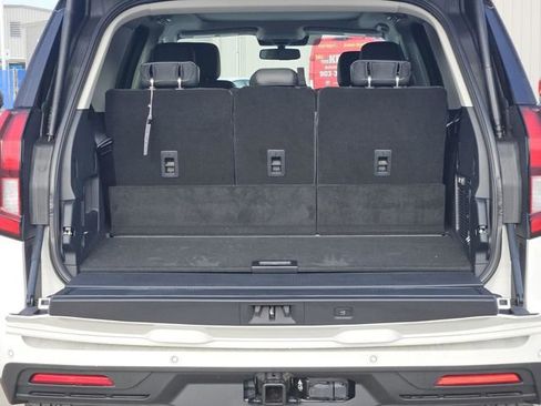 New 2025 Ford Expedition Active image 11