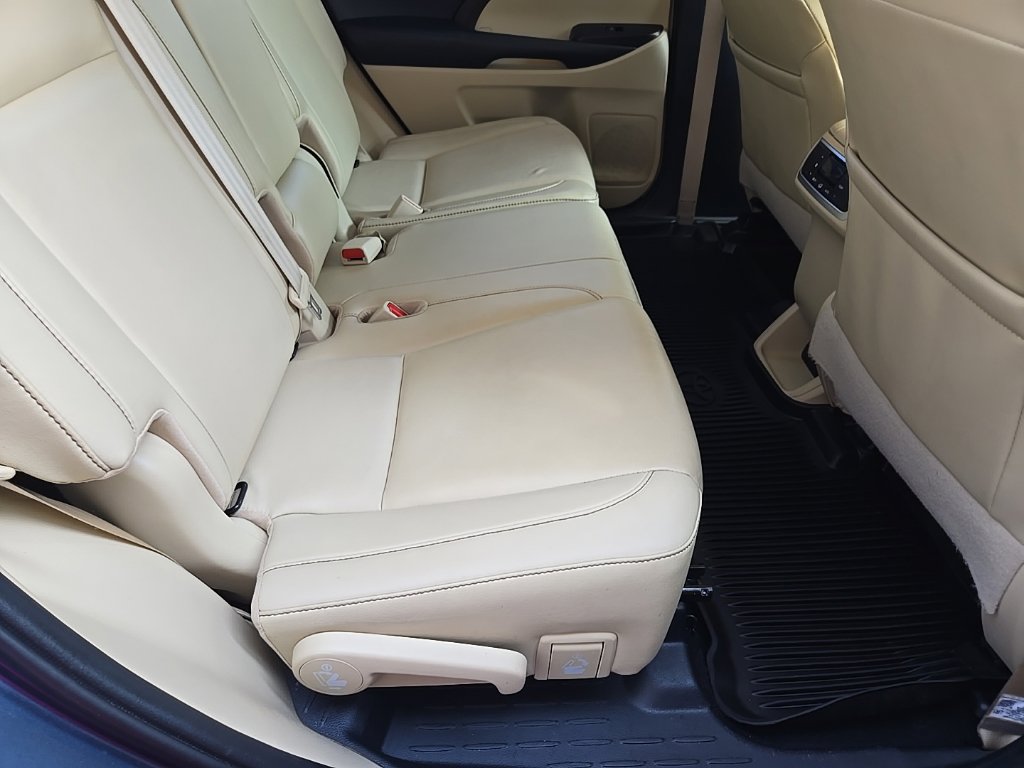 Used 2019 Toyota Highlander XLE FWD image 79