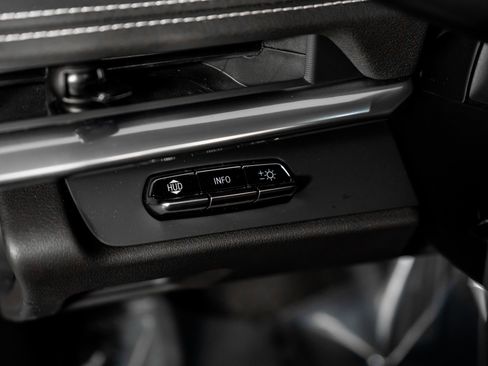 Used 2025 Chevrolet Corvette Z06 image 32