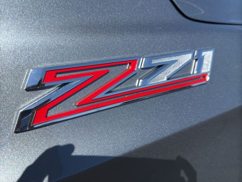 Used 2025 Chevrolet Suburban Z71 AWD/4WD image 40