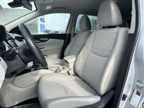 Used 2019 Nissan Rogue Sport SV image 15