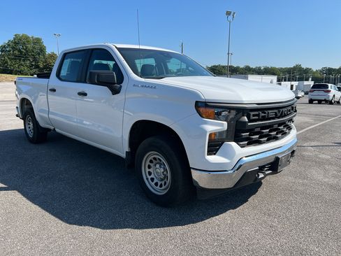 Used 2022 Chevrolet Silverado 1500 W/T AWD/4WD image 1