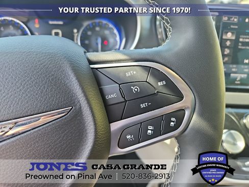 Used 2024 Chrysler Pacifica Touring-L FWD image 15