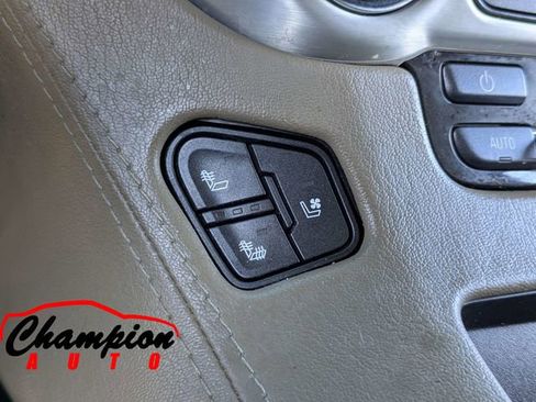 Used 2018 GMC Yukon XL SLT image 29