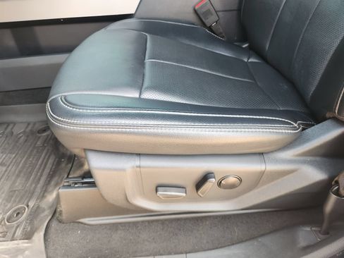 Used 2022 Ford F250 Lariat w/ Lariat Value Package AWD/4WD image 24