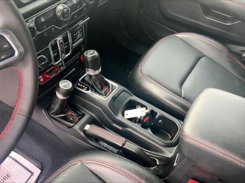 Used 2023 Jeep Wrangler Unlimited Rubicon AWD/4WD image 17