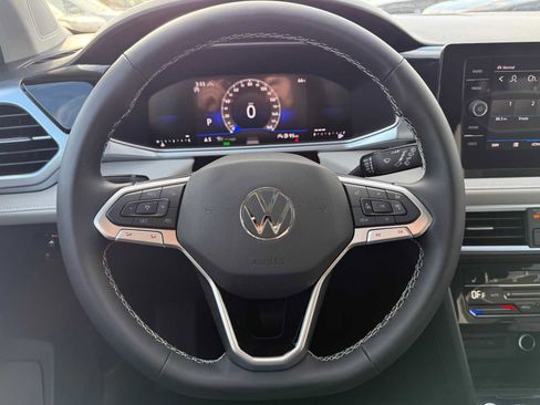 New 2026 Volkswagen Taos SE image 11