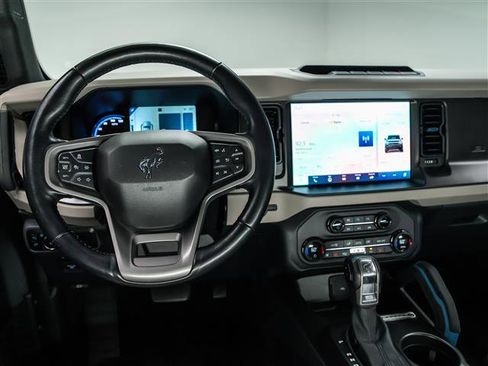 Used 2023 Ford Bronco Wildtrak image 22
