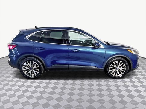 Used 2020 Ford Escape Titanium image 11