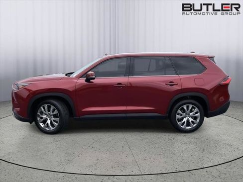 Certified 2024 Toyota Grand Highlander FWD image 2