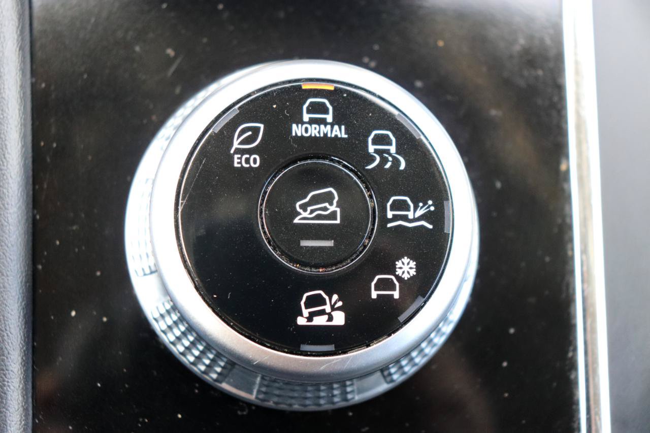 Used 2024 Mitsubishi Outlander AWD image 45