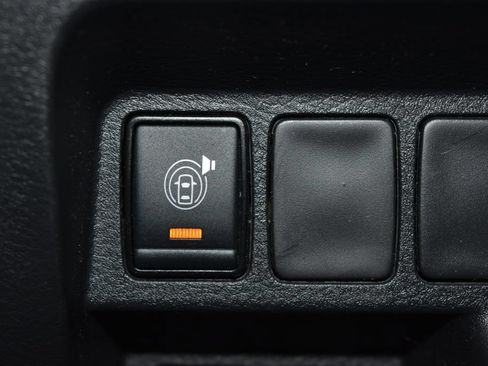 Certified 2022 Nissan Frontier SV AWD/4WD image 17
