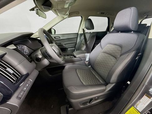 New 2026 Nissan Pathfinder SV image 5