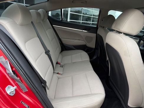 Used 2020 Hyundai Elantra SE FWD image 12