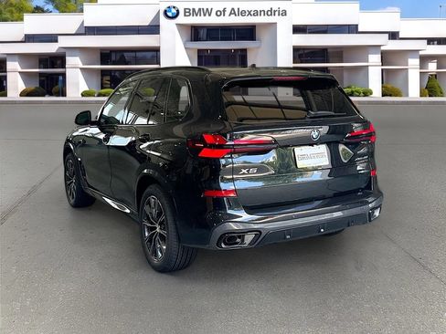 New 2026 BMW X5 xDrive40i w/ M Sport Package AWD/4WD image 7