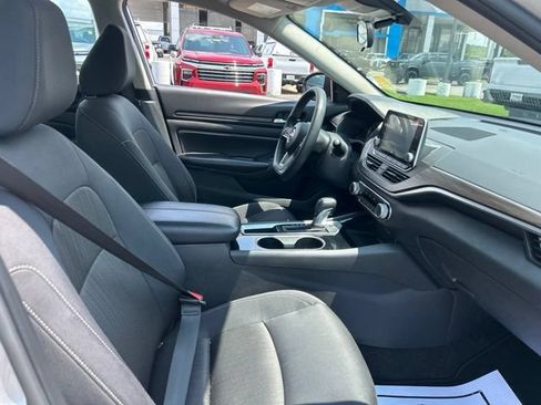 Used 2024 Nissan Altima 2.5 SV FWD image 30