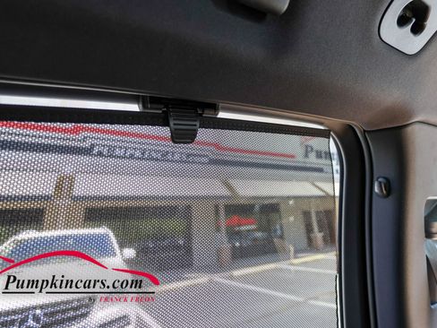 Used 2023 Porsche Macan AWD/4WD image 30