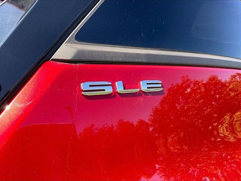 Used 2024 GMC Terrain SLE w/ Driver Convenience Package AWD/4WD image 26