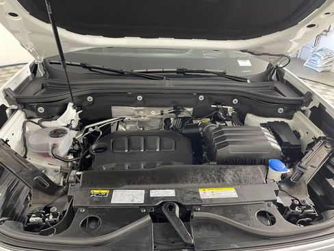 Used 2025 Volkswagen Atlas SEL Premium R-Line image 23