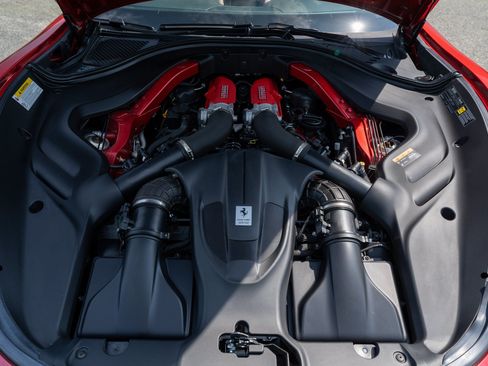 Used 2024 Ferrari Roma Spider RWD image 22