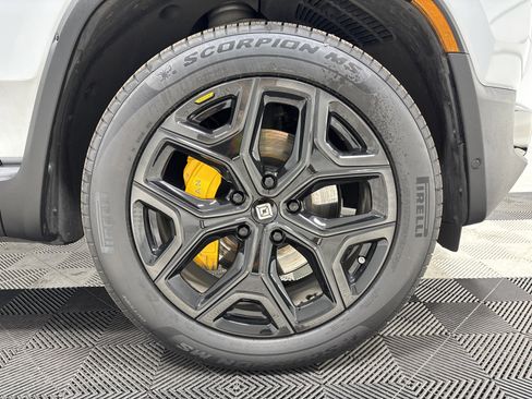 Used 2023 Rivian R1T Adventure AWD/4WD image 11