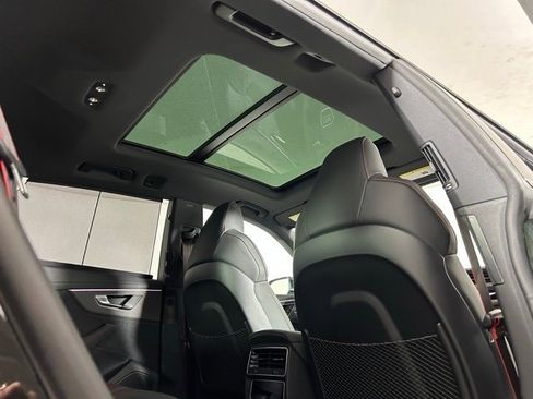 New 2026 Audi RS Q8 performance image 15