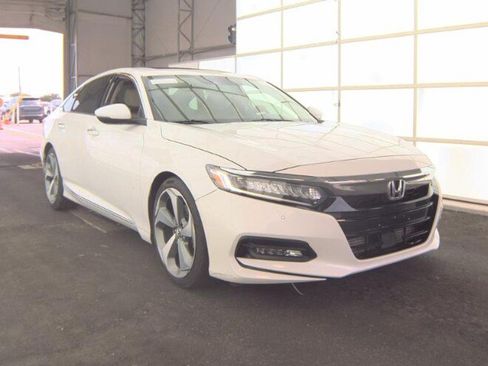 Used 2019 Honda Accord Touring image 3