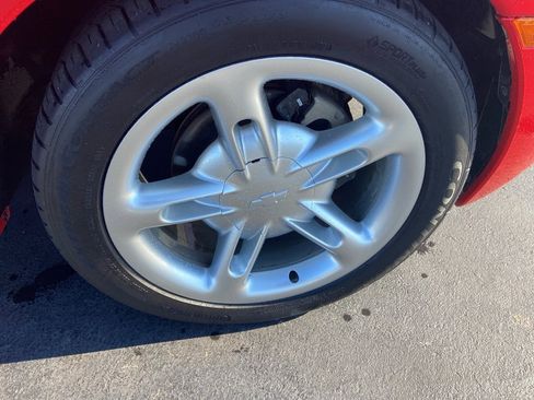 Used 2003 Chevrolet SSR w/ Preferred Equipment Group image 6