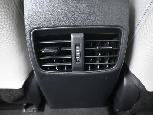 Used 2024 Toyota Corolla Cross L AWD/4WD image 23
