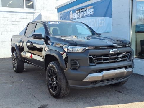 Certified 2023 Chevrolet Colorado Trail Boss w/ Advanced Trailering Package AWD/4WD image 1