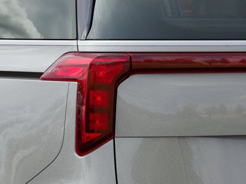 New 2027 Kia Carnival EX FWD image 11