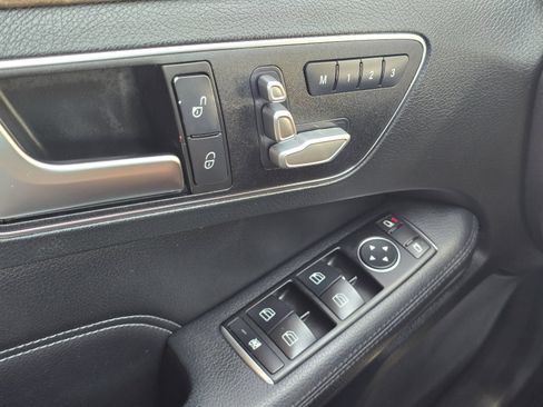 Used 2014 Mercedes-Benz E 350 Sedan image 22