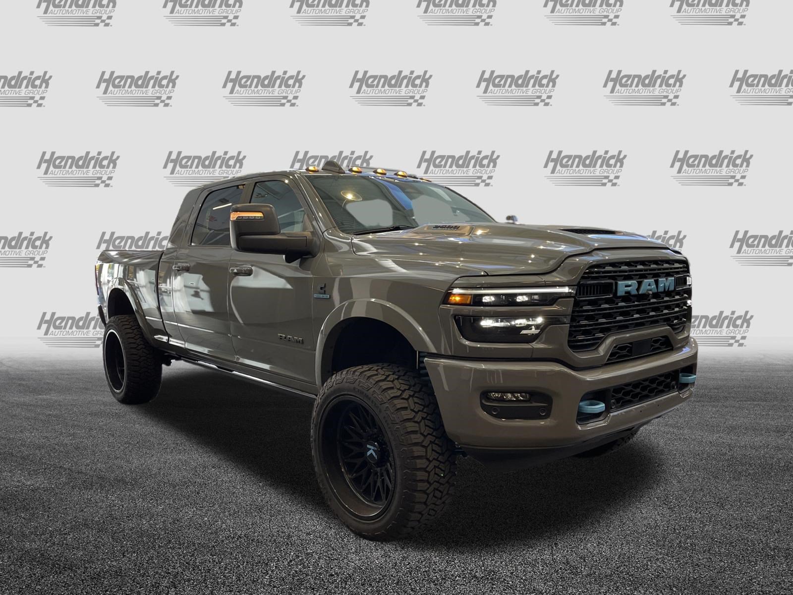 Used 2026 RAM 2500 Limited AWD/4WD image 2
