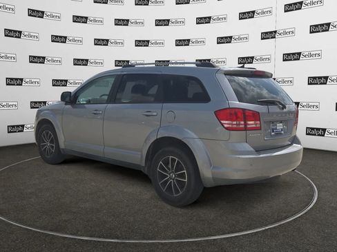 Used 2018 Dodge Journey SE w/ Popular Equipment Group image 4