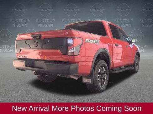 Used 2024 Nissan Titan PRO-4X w/ Pro-4x Convenience Package image 3