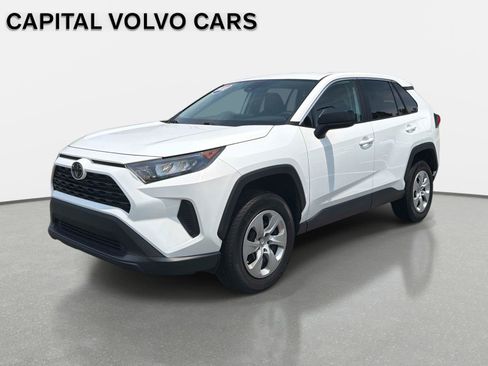 Used 2022 Toyota RAV4 LE FWD image 1