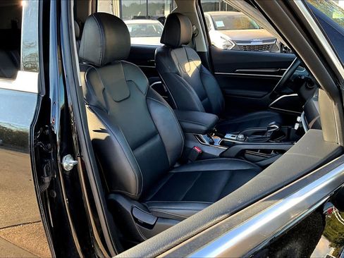 Used 2023 Kia Telluride S image 8