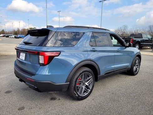 New 2026 Ford Explorer ST-Line w/ ST-Line Street Pack image 11