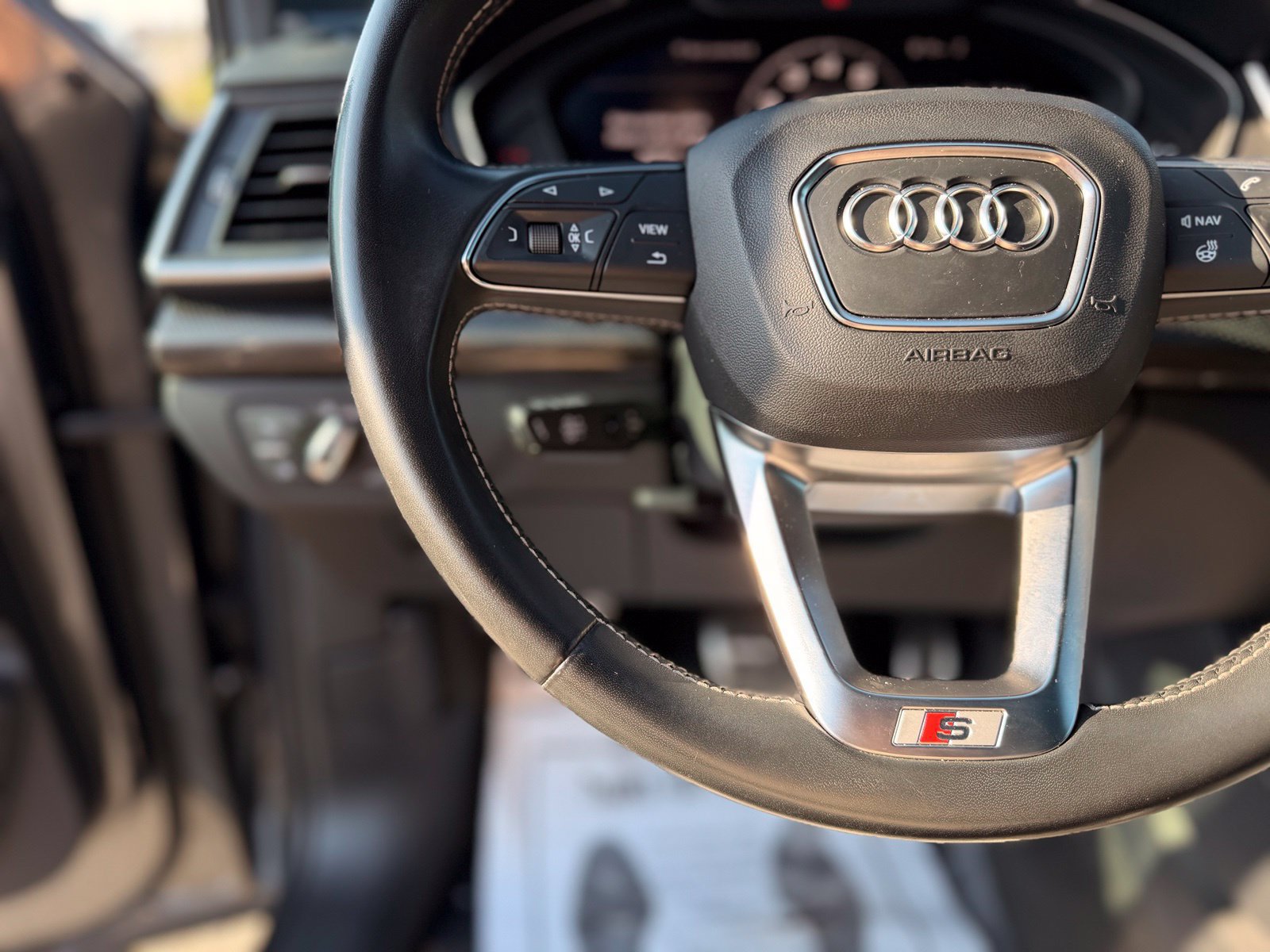 Used 2018 Audi SQ5 Prestige AWD/4WD image 19