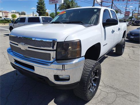 Used 2011 Chevrolet Silverado 2500 LT w/ Interior Plus Package image 18