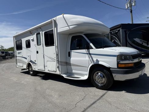 Used 2004 Chevrolet Express 3500 w/ RV Package. Upfitter Option RWD image 37